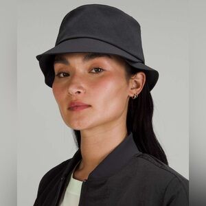 NWT Lululemon Wide Brimmed bucket hat